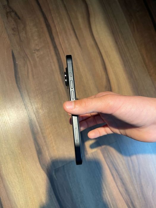 Vând IPhone 15 128GB