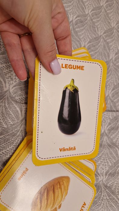 2 seturi cartonase stimulare vizuala "Amona" + cutie cu cartonase 12+