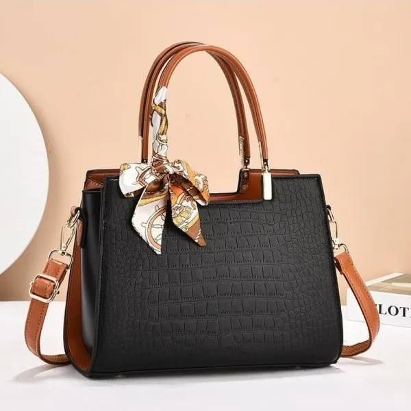 Дамска чанта в черно