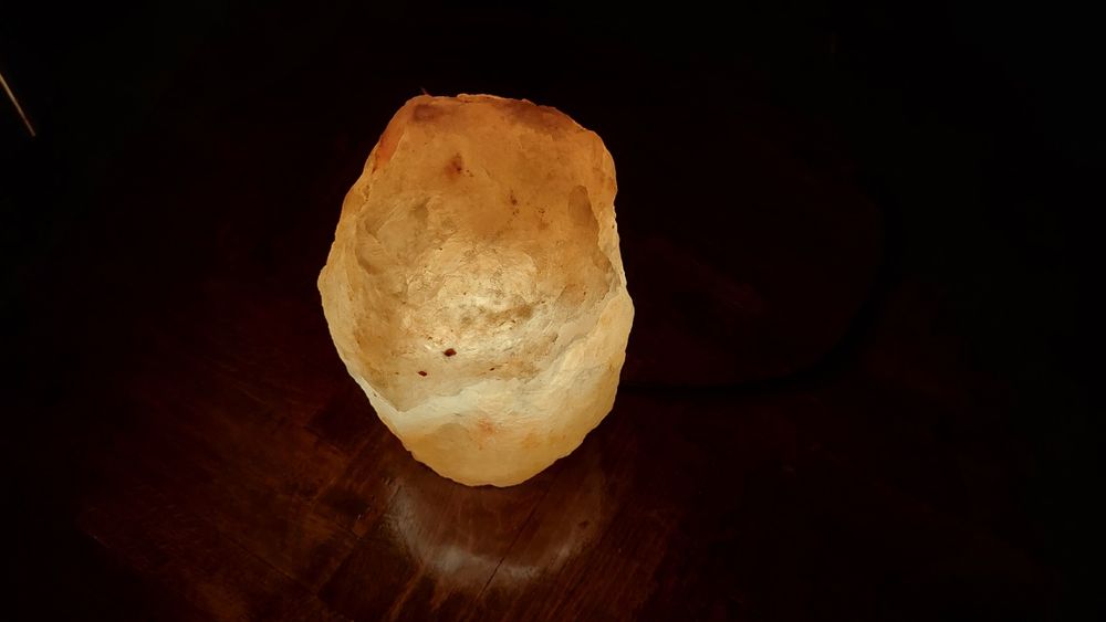 Lampa, veioza din sare de himalaya