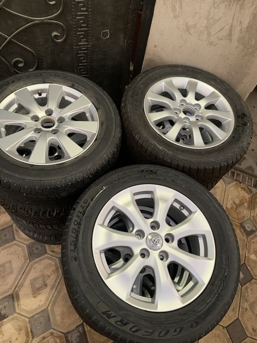 Диски r16 оригинал тайота,лексус ES камри 40-45 с зимними шинами обмен