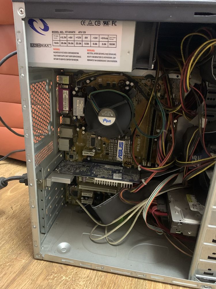 Pc si montior stare f buna