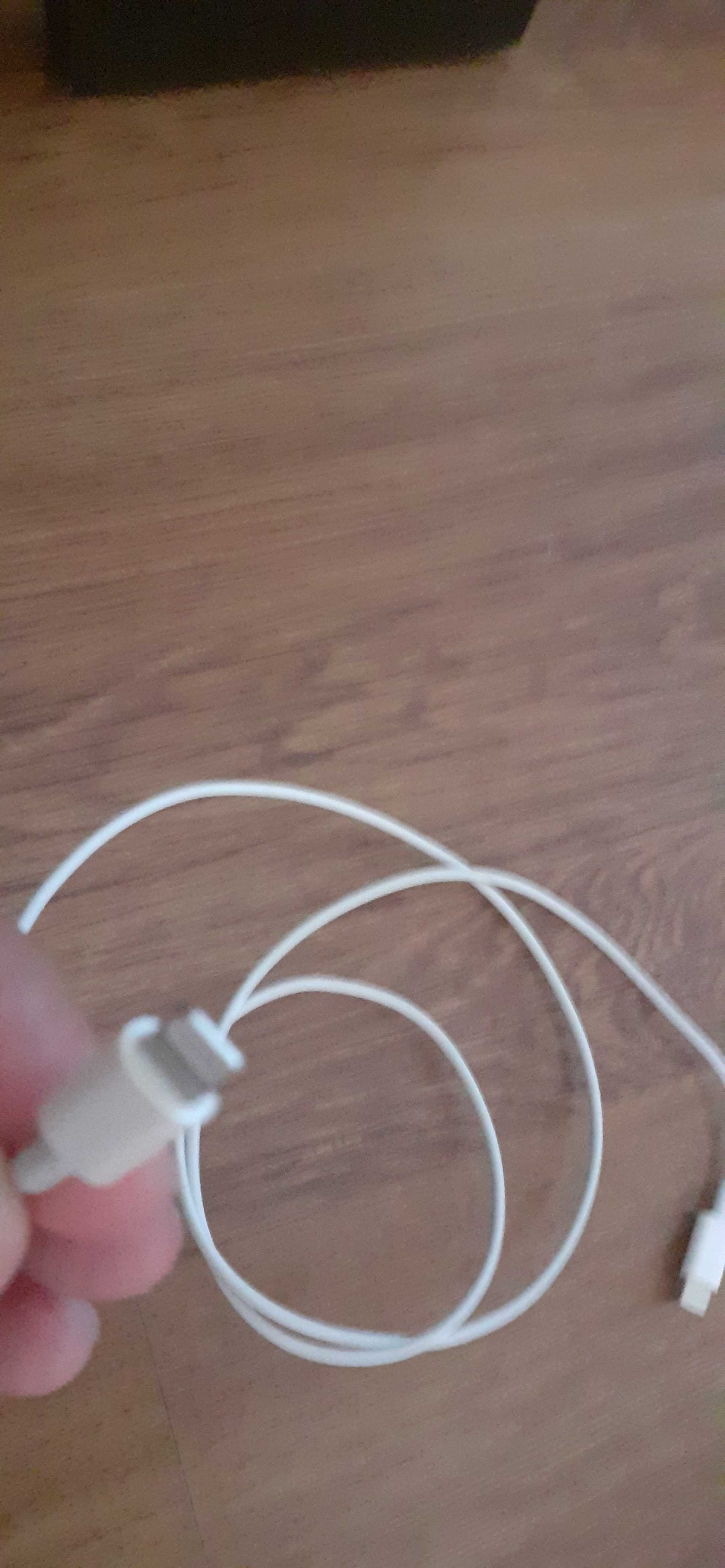 Кабел Apple USB-C към Lightning Cable (1 m).