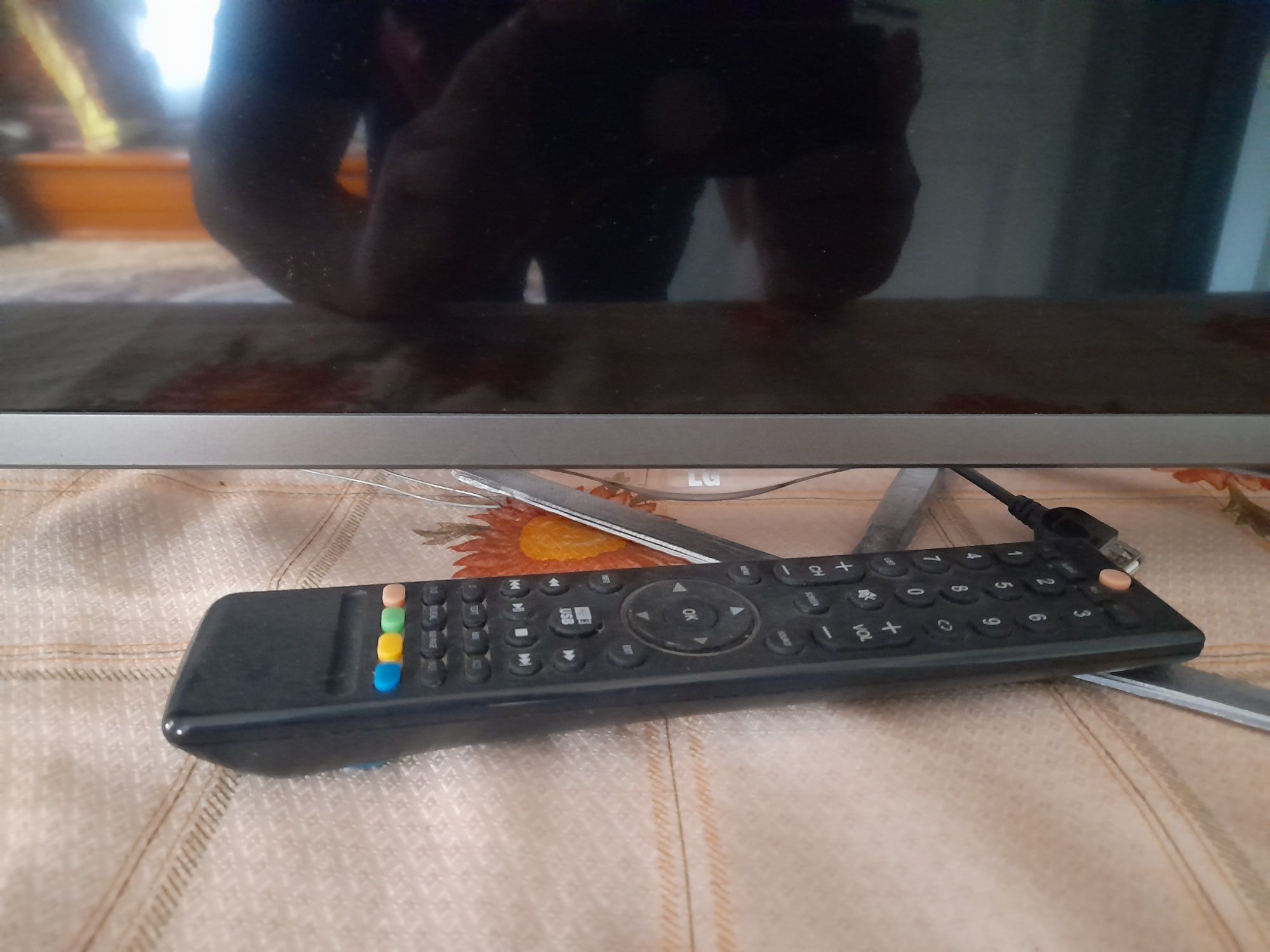 Televizor sotiladi!
