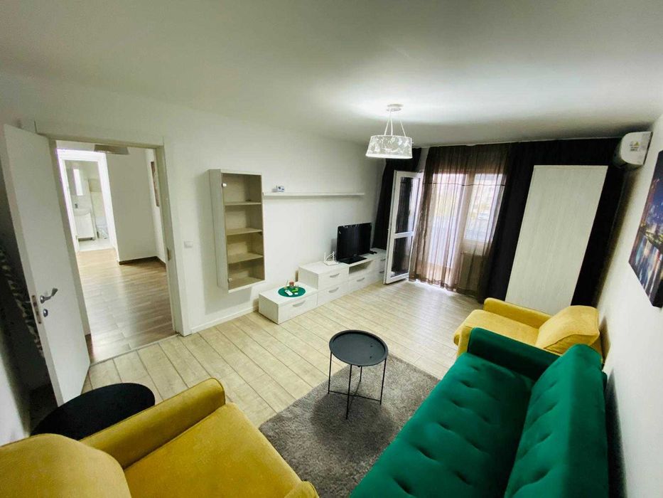 Închiriez lângă PALAS Apartament 2 Camere Decomandat