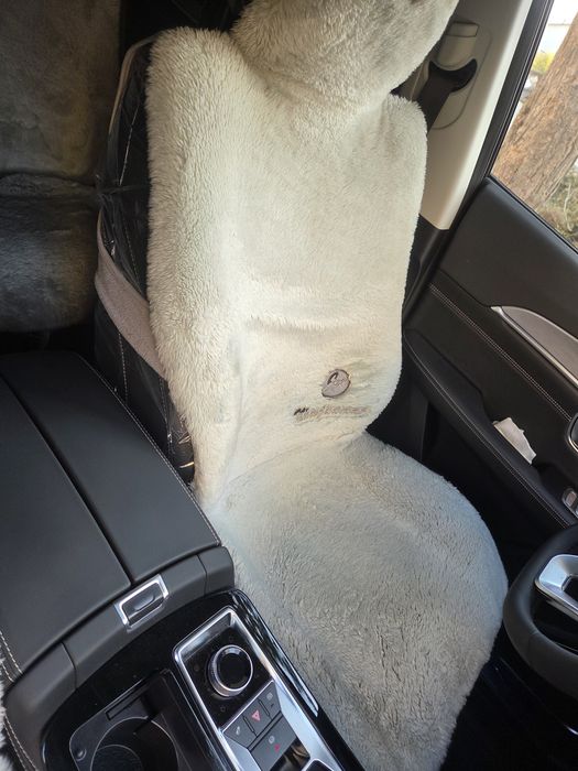 Чехлы в отличном состоянии  комплект