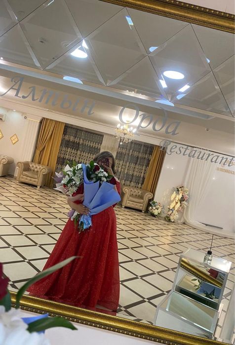 Вечернее платье