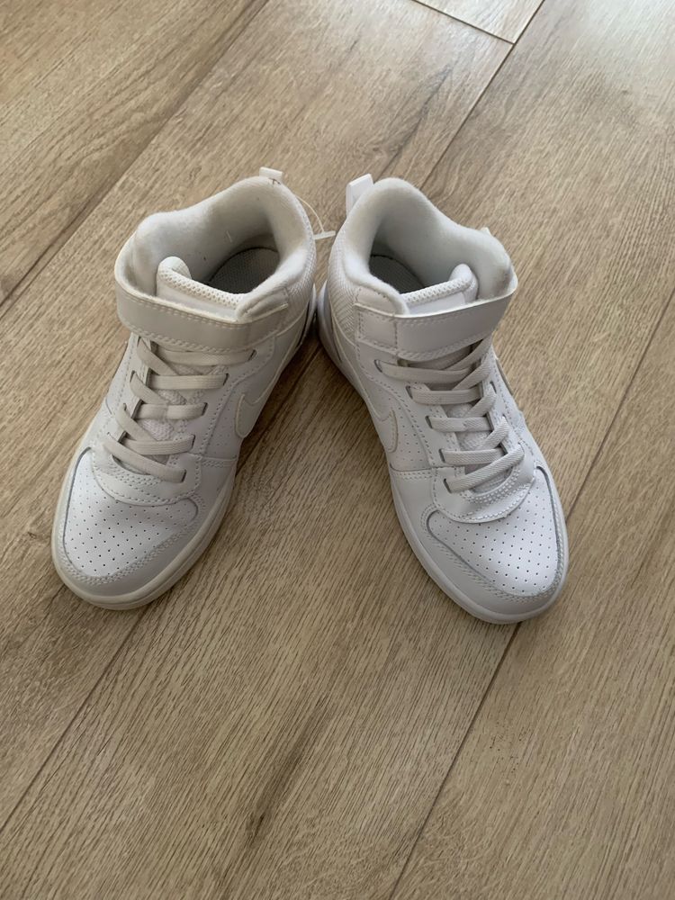 Adidasi Nike gheata albi, marimea 29, 5 cm - noi