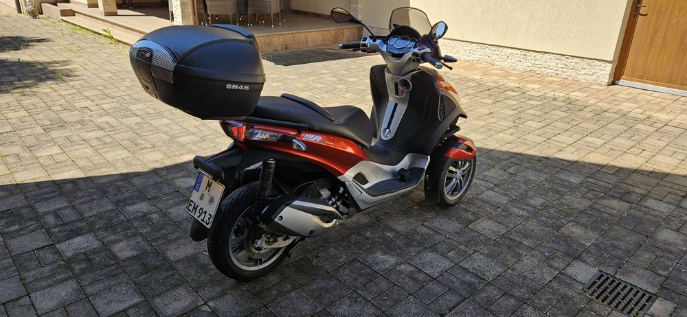 Se vinde piaggio mp3 300LT din 2017