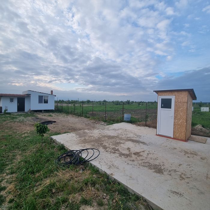 Vând teren intravilan cu Cabană din structură ușoară in Loc. Păușa BH