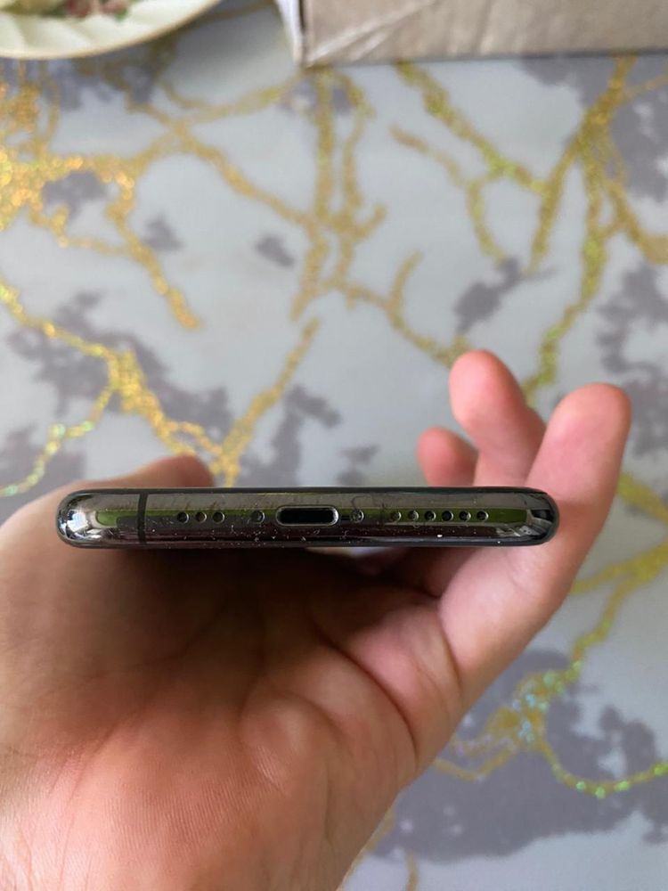 продам iphone 11 pro