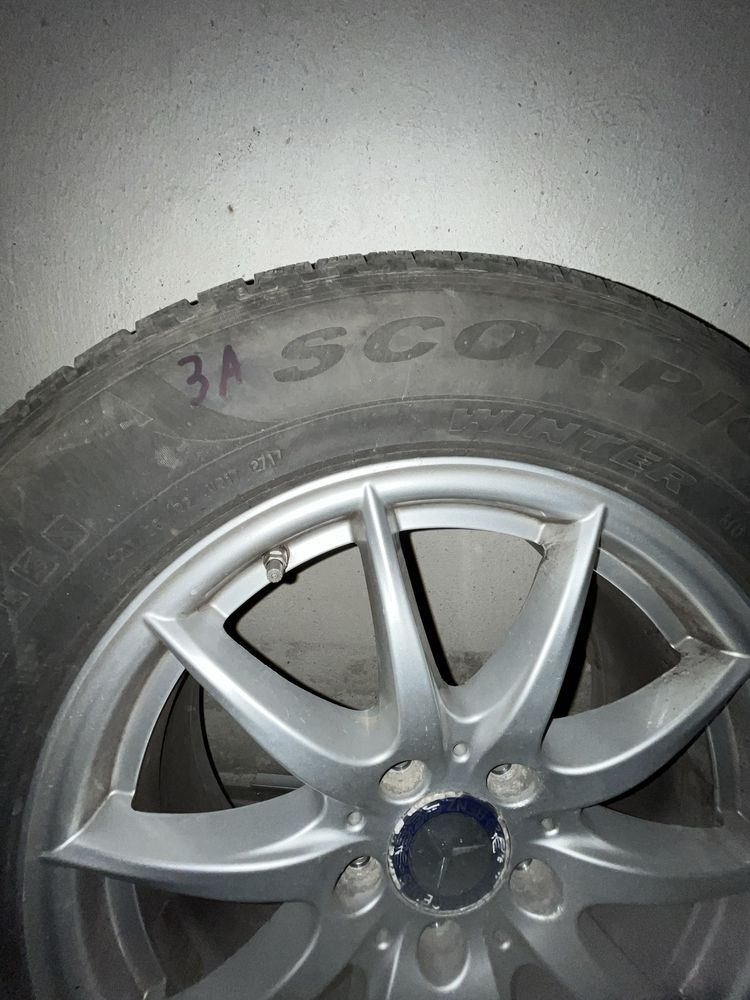 Зимни гуми PIRELLI SCORPION с джанти 235/65/17