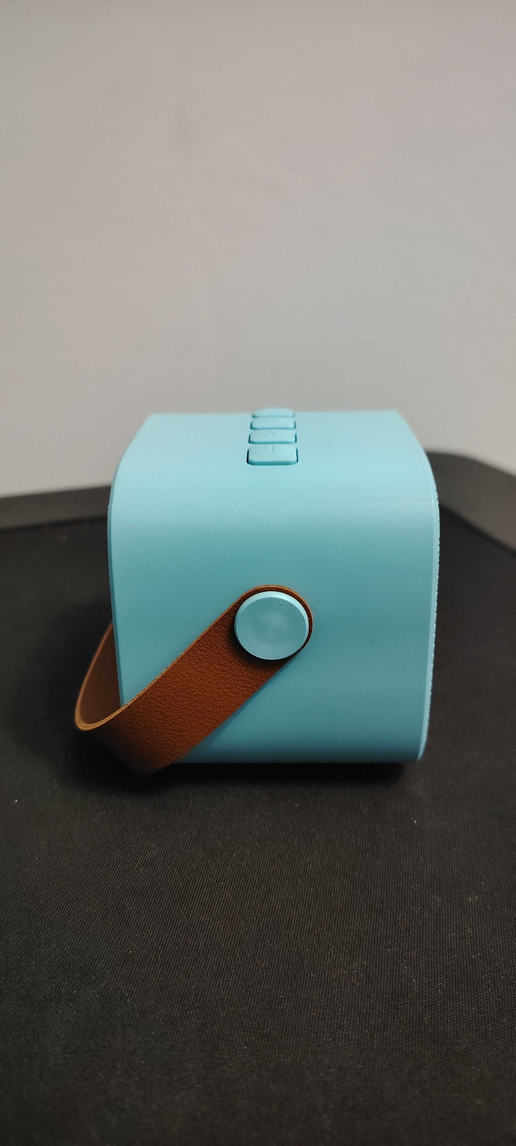 Мини караоке система, Bluetooth Колонка с безжичен микрофон !
