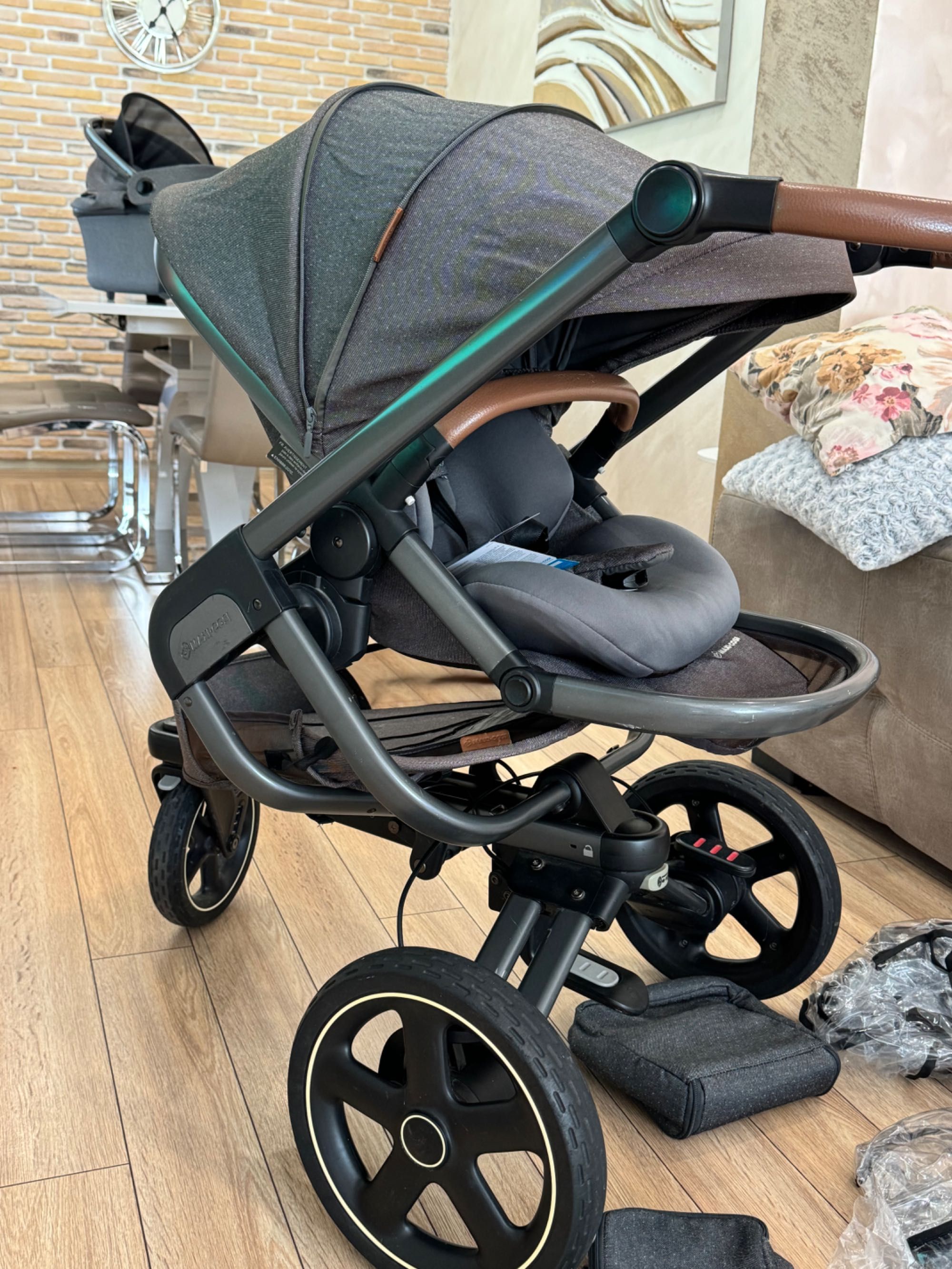 Бебешка количка Maxi cosi