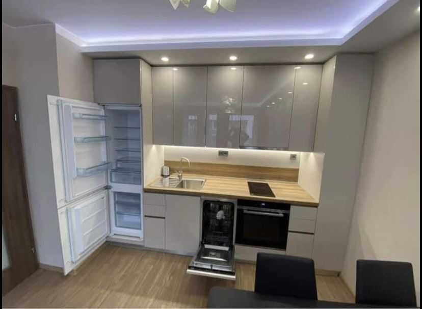 Дава се под наем Двустаен апартамент в София, Витоша - 70 кв.м за 382.5 € - Снимка #1