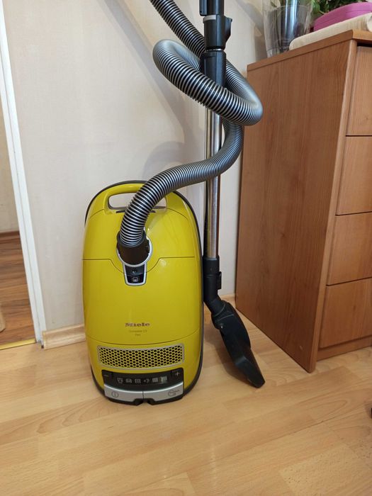 Прахосмукачка Miele Complete C3 Flex