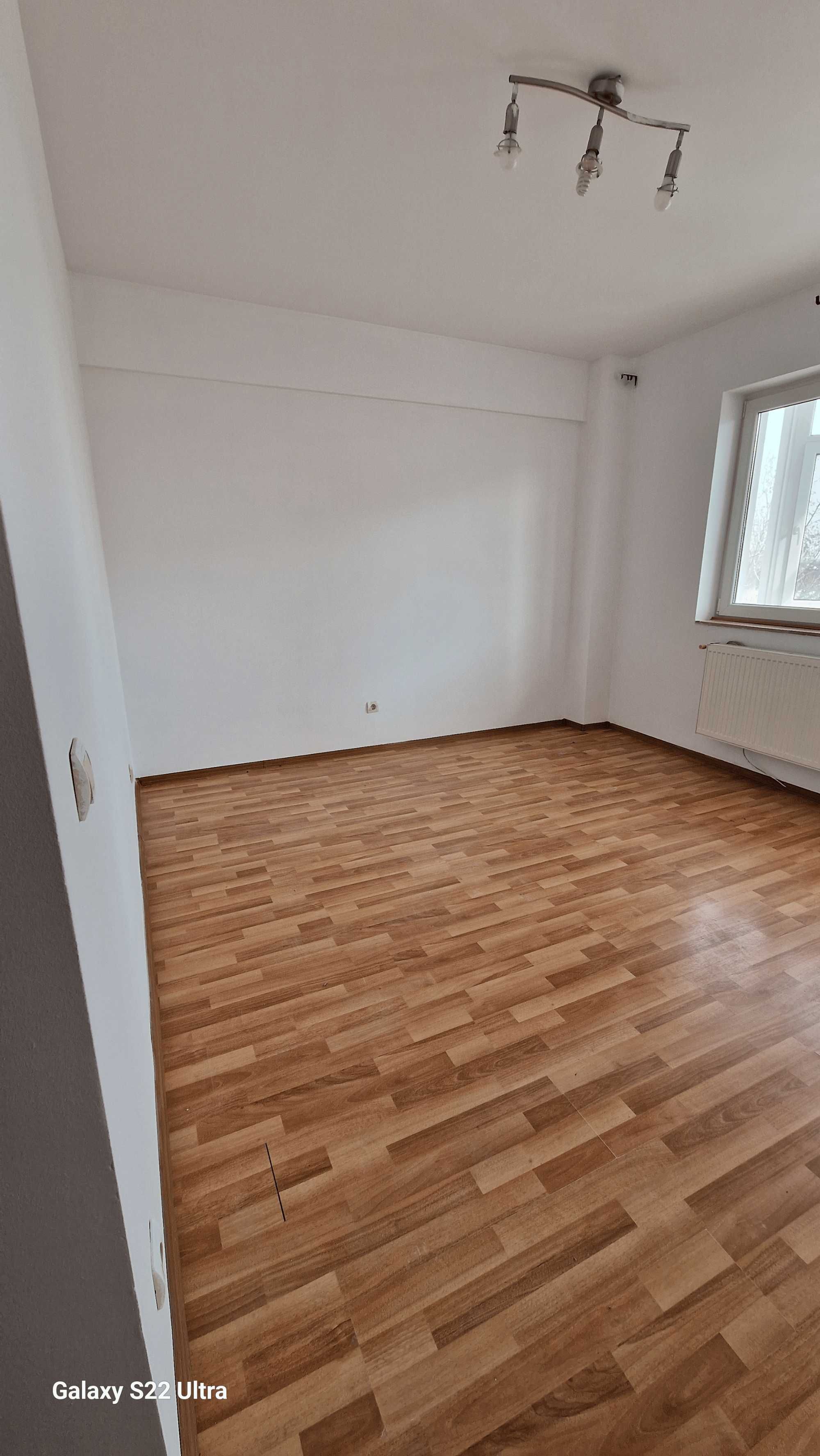 Vand apartament 3 camere fara comision 85 mp sector 1