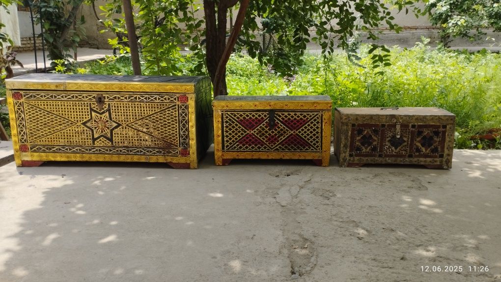 Кадимий Сандук сотилади холати яхши