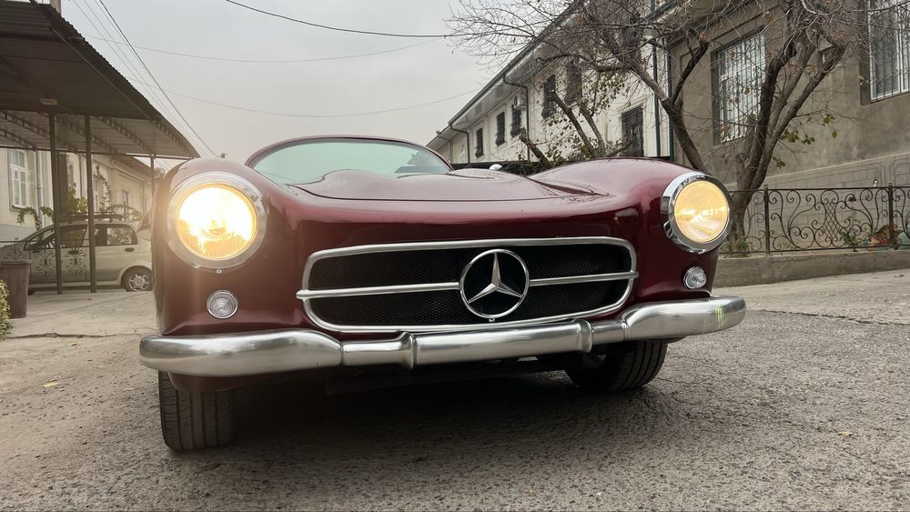 Ретро машина SEL 300 AMG