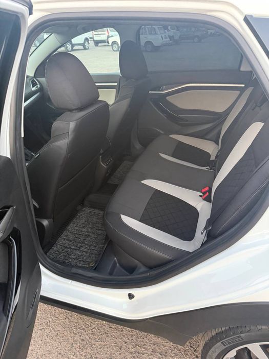 Lada vesta sw 2022 yil alisa versiyasi