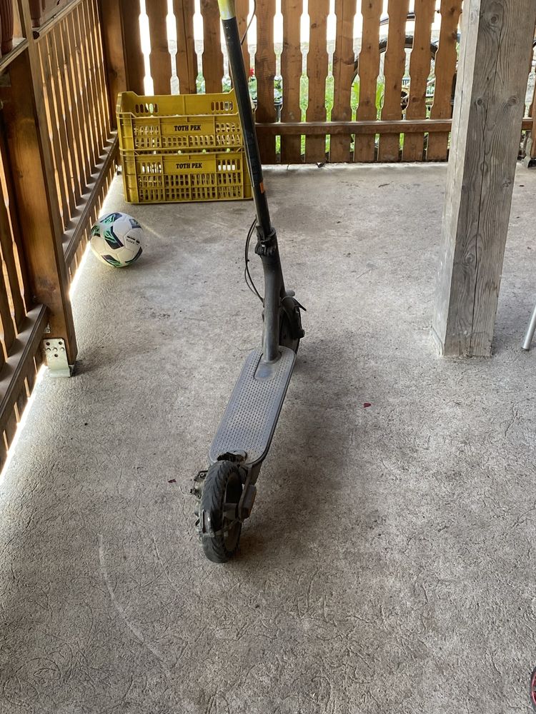 Electric scooter