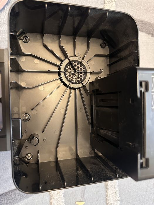 Robot aspirare Roborock Q7 Max, statie inteligenta de golire a sacului