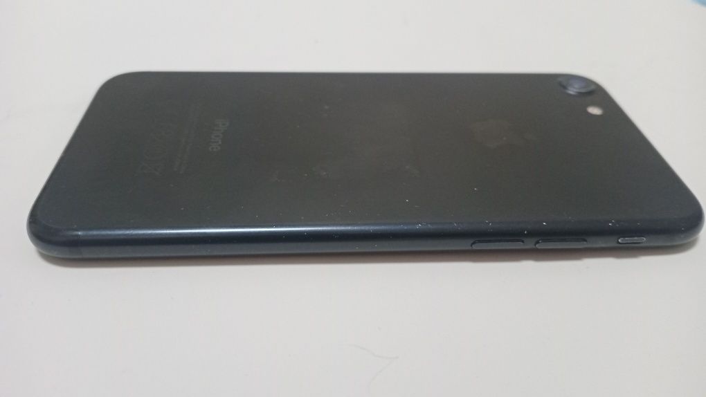 iPhone 7 смартфон