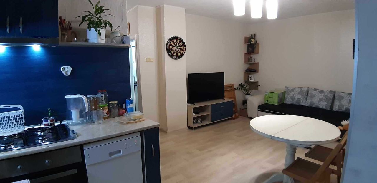 Продава се Тристаен апартамент в Търговище, Запад 1 - 73 кв.м за 1048 €/кв.м - Снимка #1