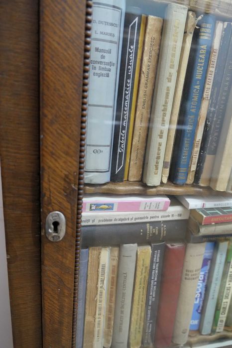 Vitrina Thoner Radauti Bucovina Mobila Lemn Masiv Act cumparare 1930