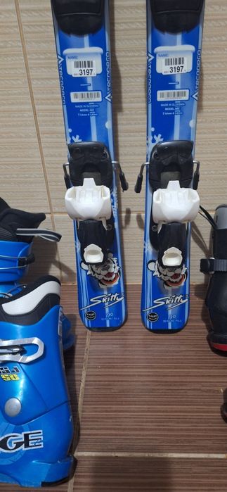 Set Schiuri 90 cm -clapari ski, casca