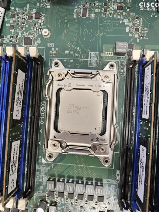 Сервер Cisco UCS C220 M3