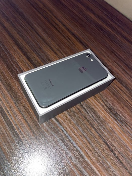 Iphone 8 64GB 100% батерия