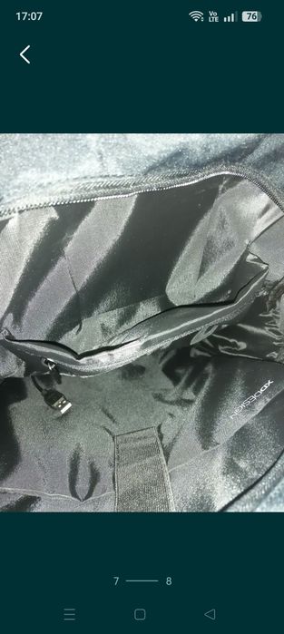 Vând rucsac cu boxa bluetooth incorporată