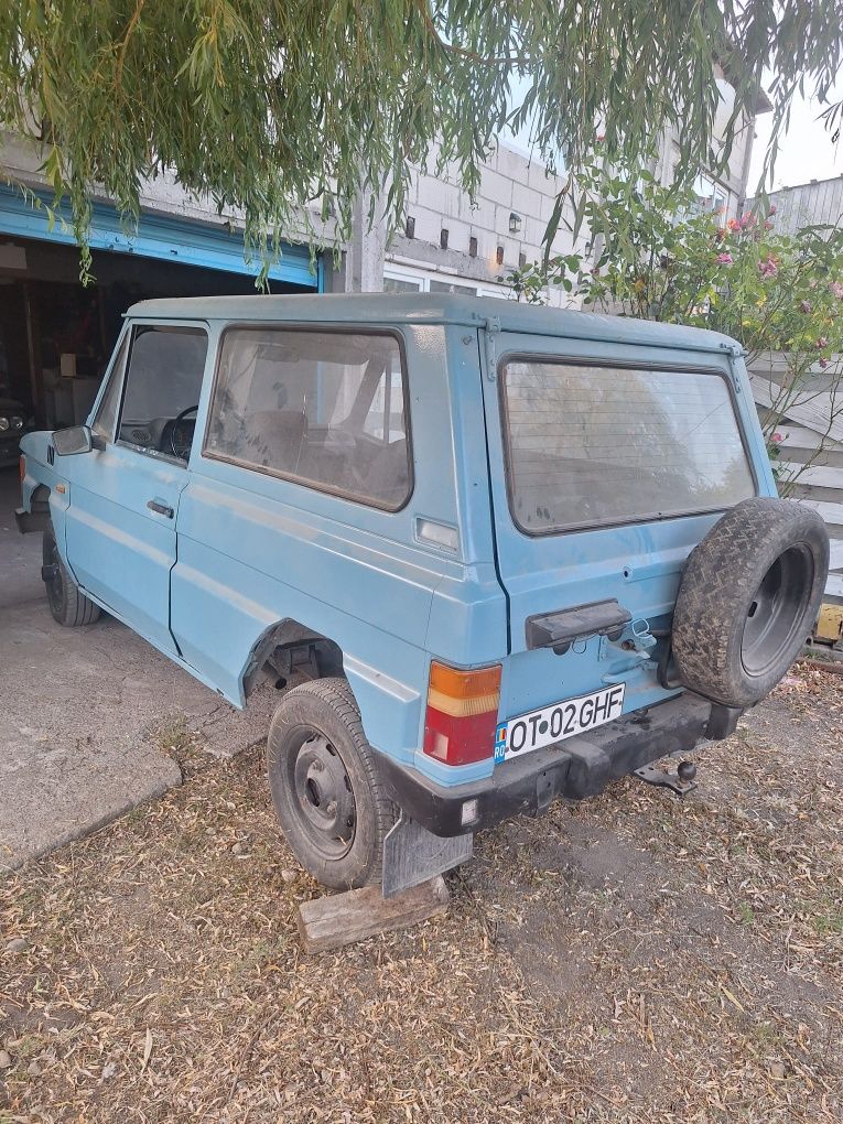 Aro 10 benzina 4x4