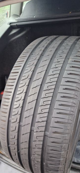 1 Anvelope Barum 245 40 R18 de vara . Dot 2021