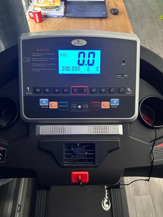 Bandă de Alergat Pliabilă FitTronic D550 - Excelentă pentru Acasă!