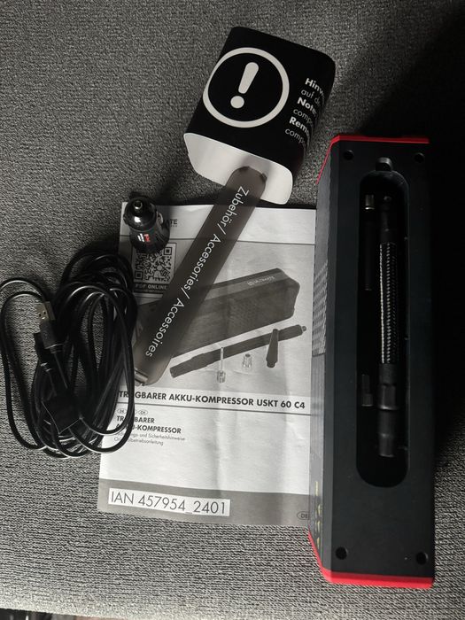 Compresor cu acumulator și lanternă USKT 60 C4 portabil
