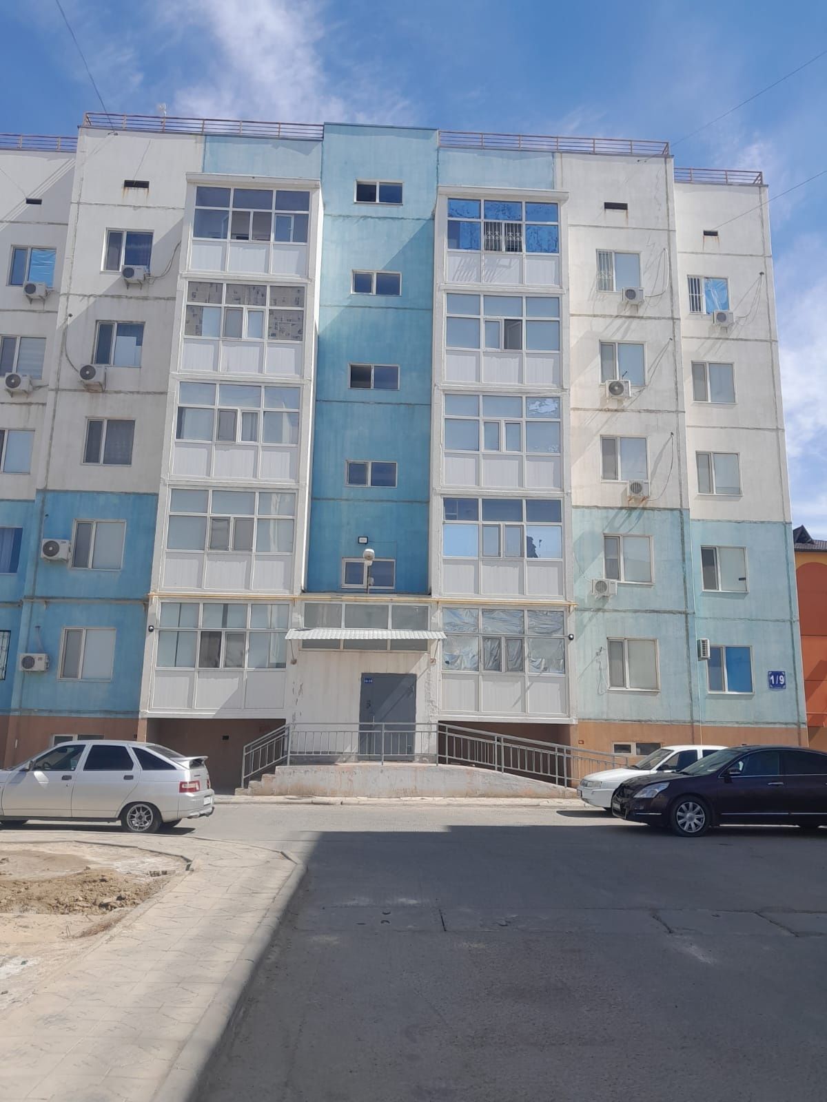 Арендую 1 ком. кв в мкр. Нурсае семейным парам или студентам.