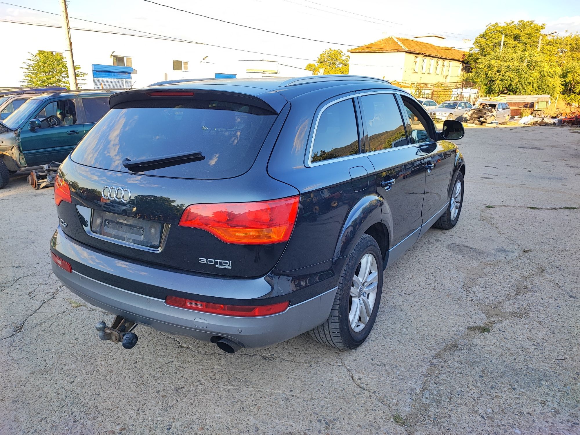 Audi Q7 3.0TDI 233к.с. на части