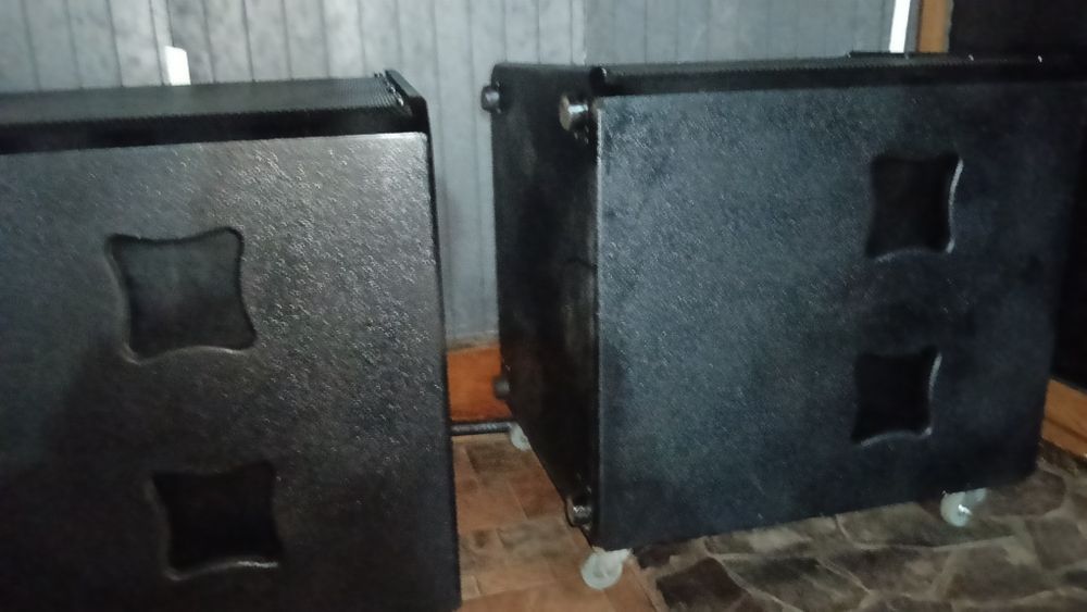 Boxe profesionale de evenimente Mackie