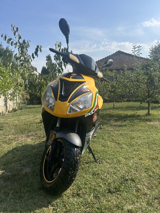 Vand scuter Motobi