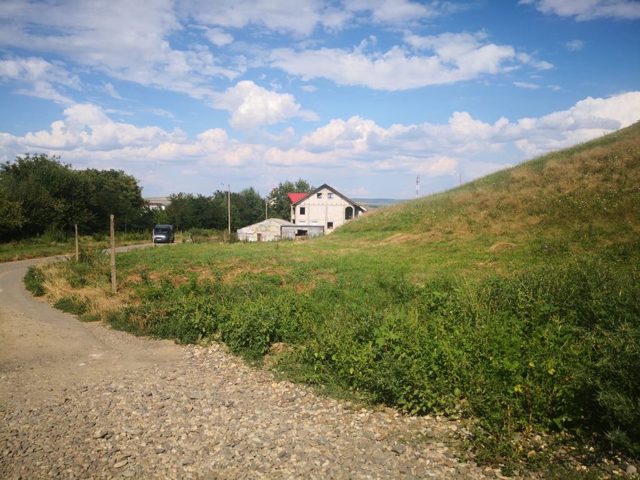 Vând teren intravilan Racaciuni
