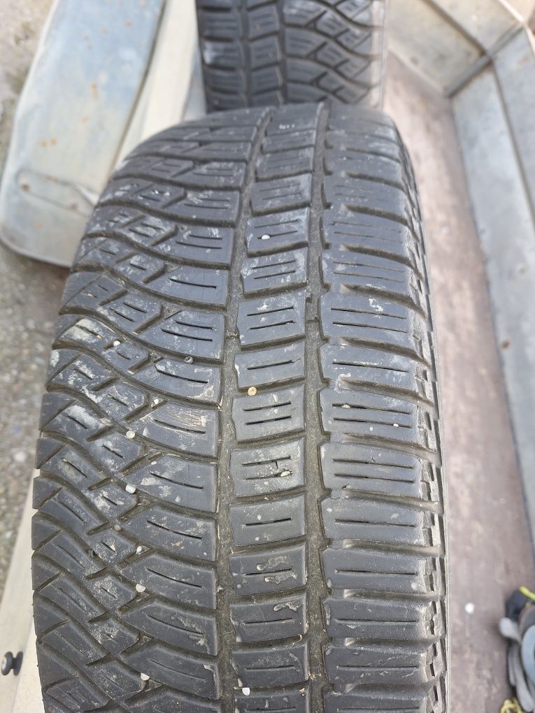 Anvelope duster 215/60r17