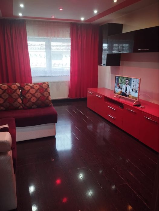 Inchiriez apartament