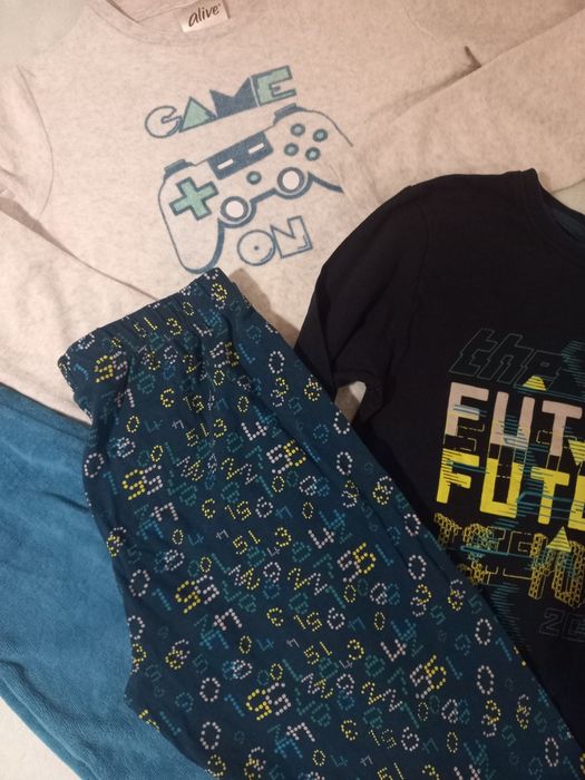 Сет от 2бр. пижами / 6-8 години