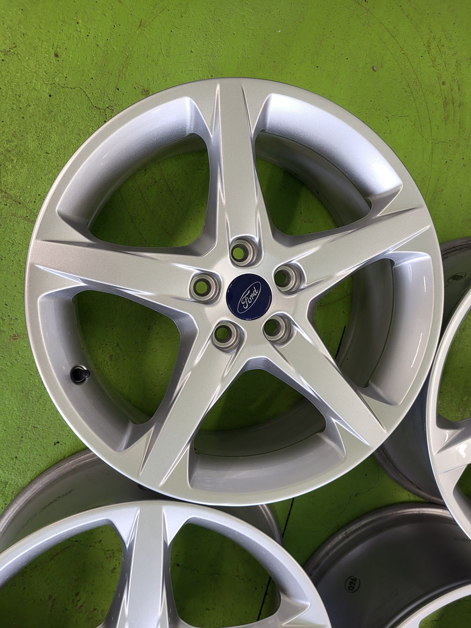 18 5x108 Ford лети джанти 5х108 форд