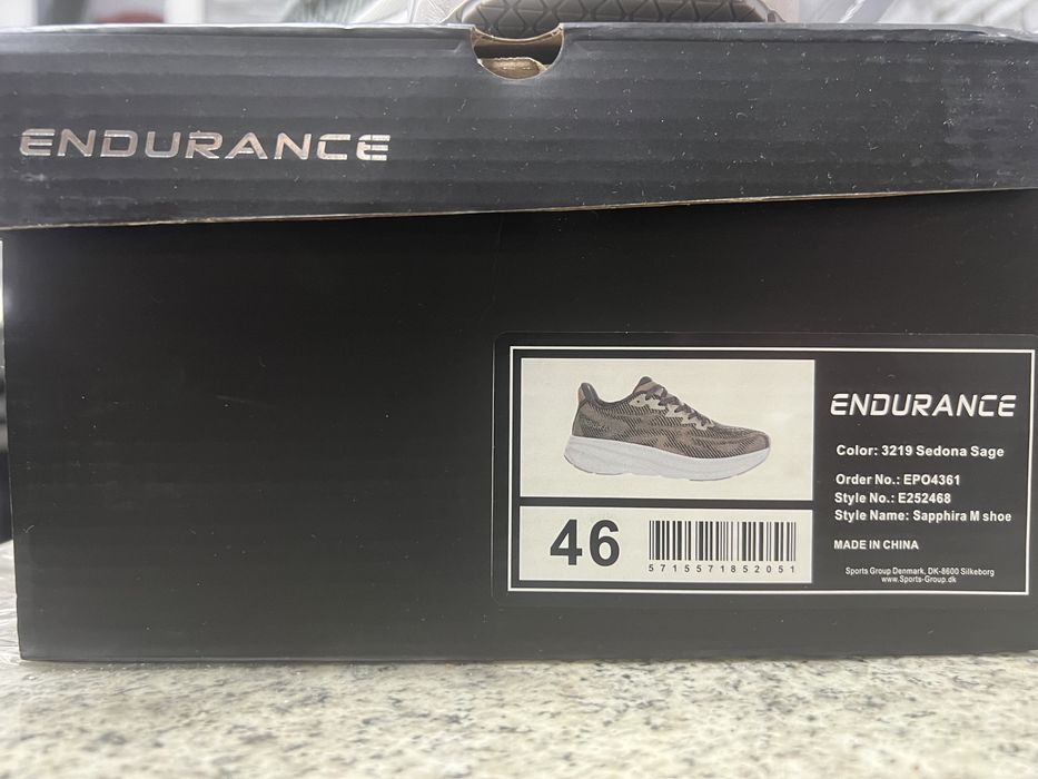 Adidasi ENDURANCE noi