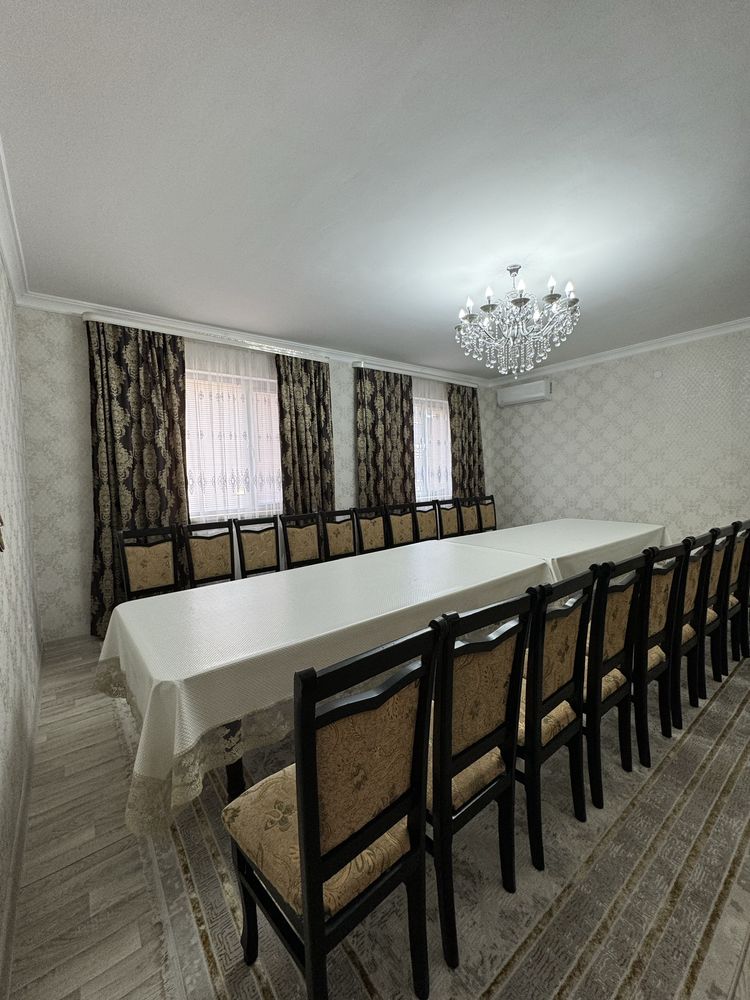 Продас столу и стулья
