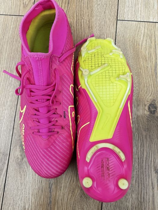Ghete fotbal Nike Mercurial