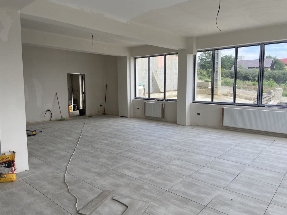 Spatiu comercial